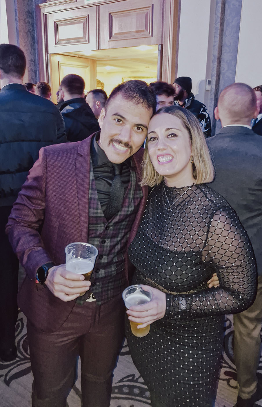 Hugo y Celia vestidos para una celebración